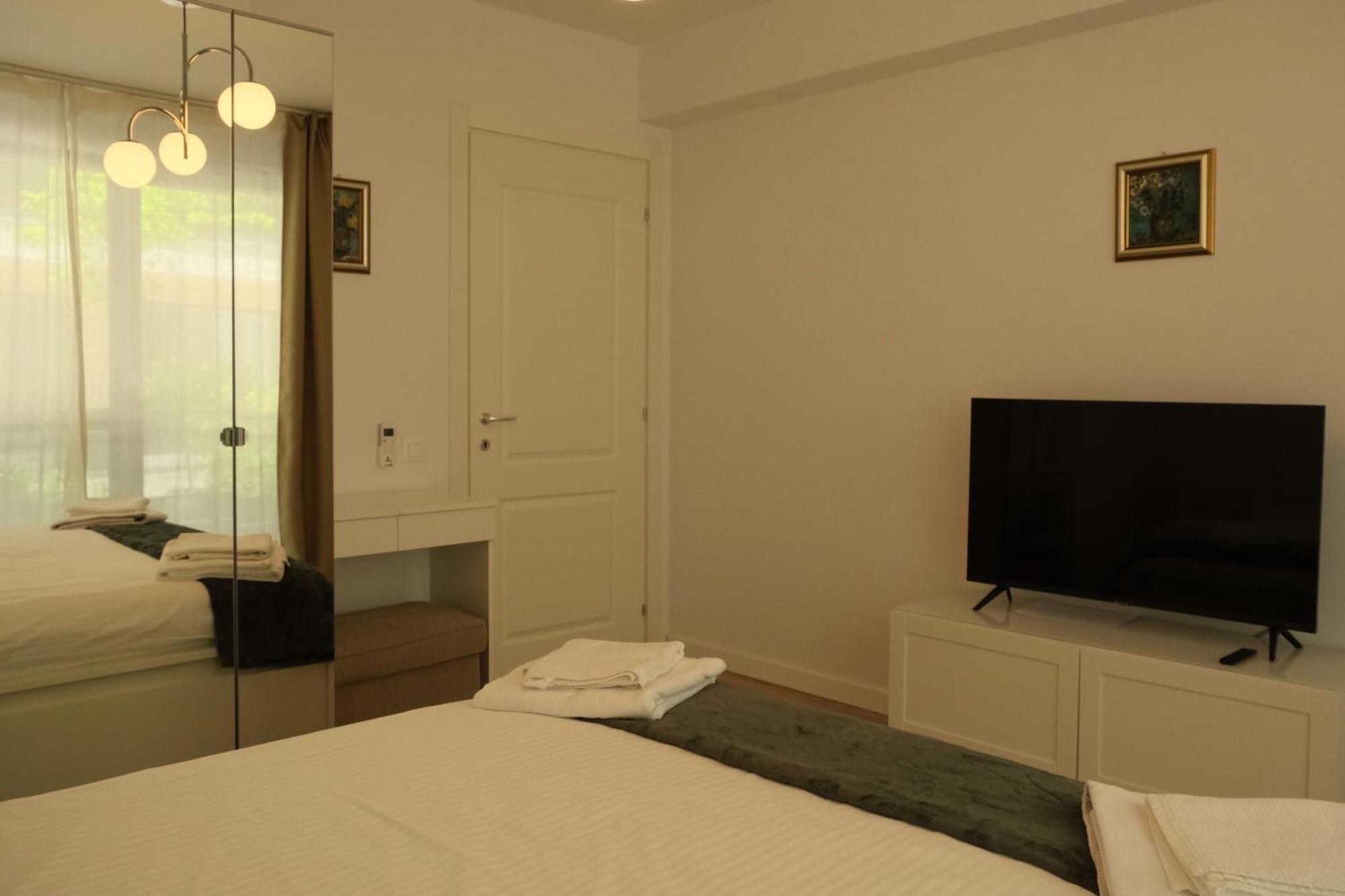 Bucharest Booking Apartments-Self Check-In Екстер'єр фото
